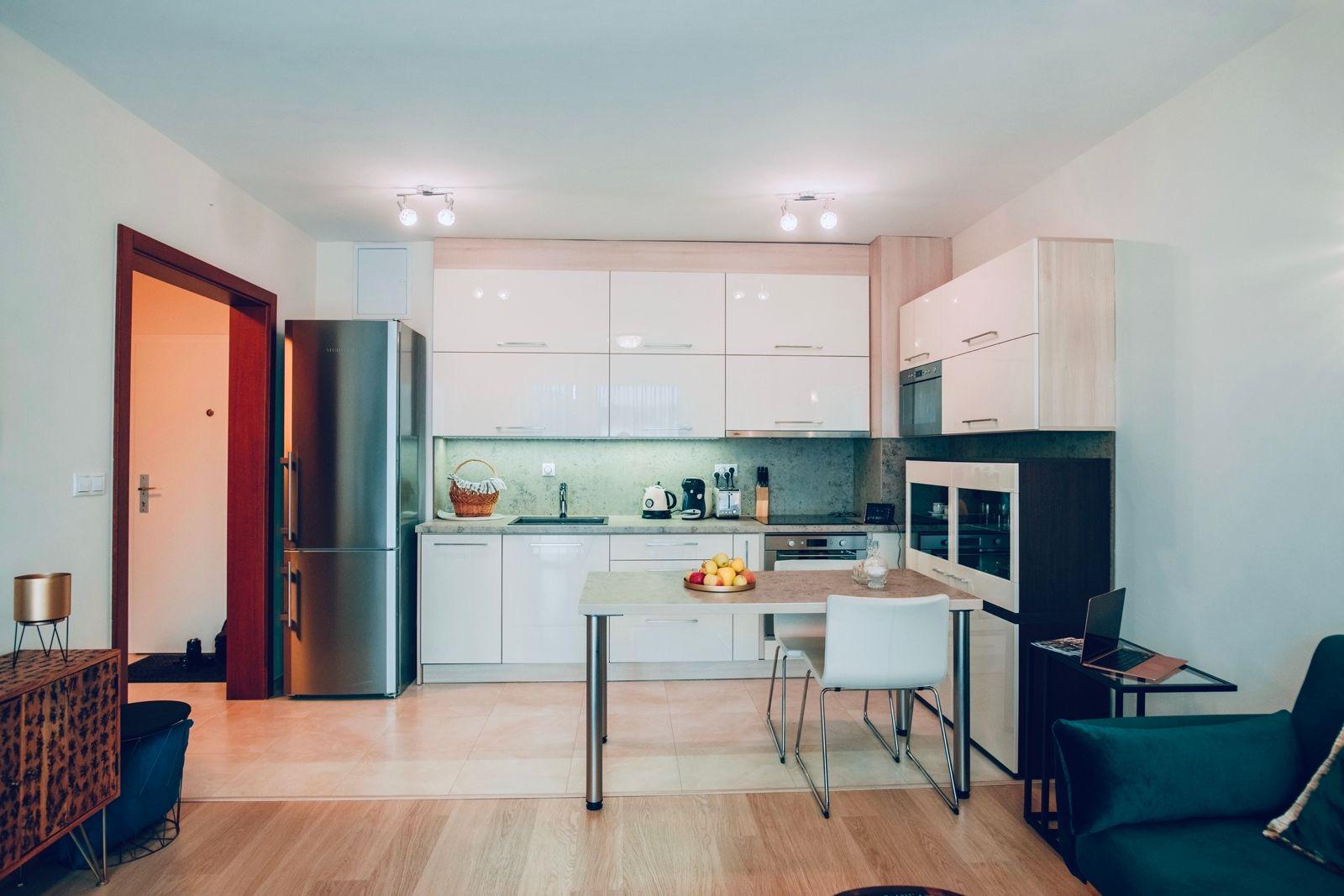 Luxusný dizajnový byt s výhľadom na mesto a rieku – CENTROOM Piešťany