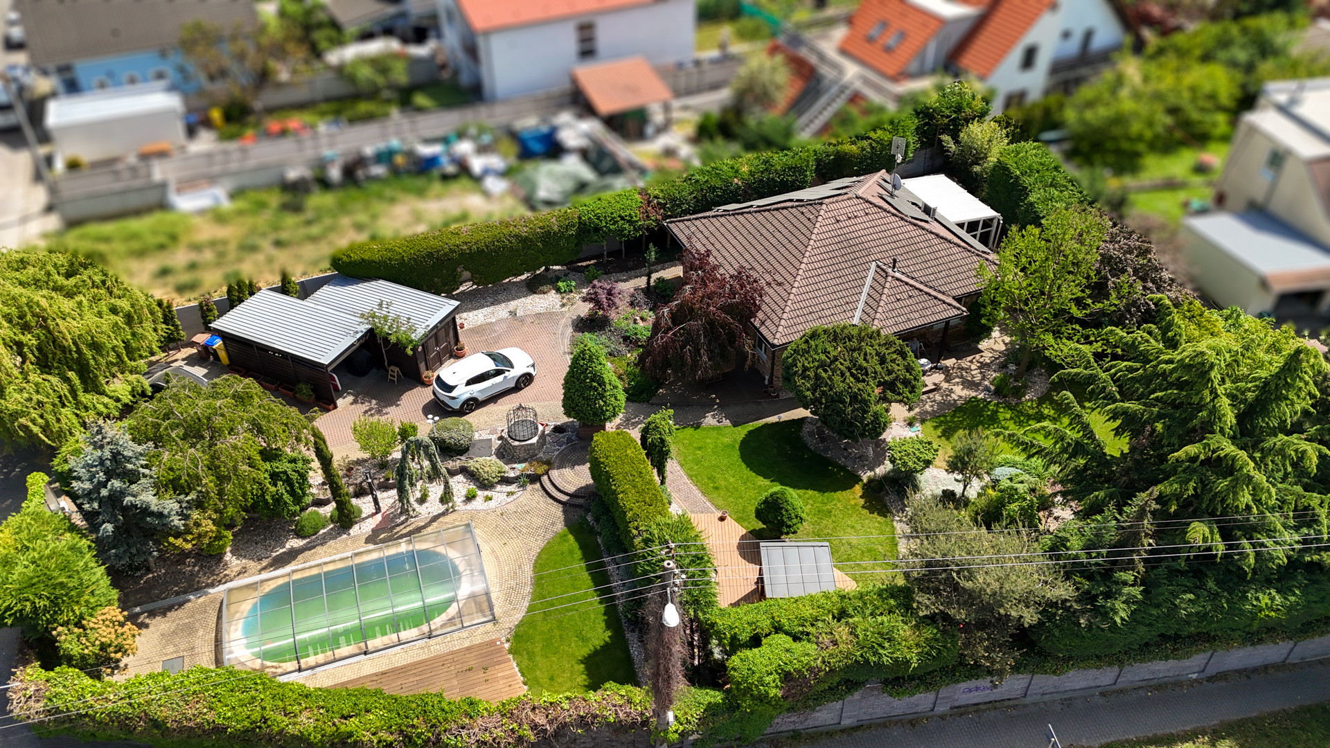 Rodinný dom s veľkou záhradou, bazénom a wellness – Piešťany