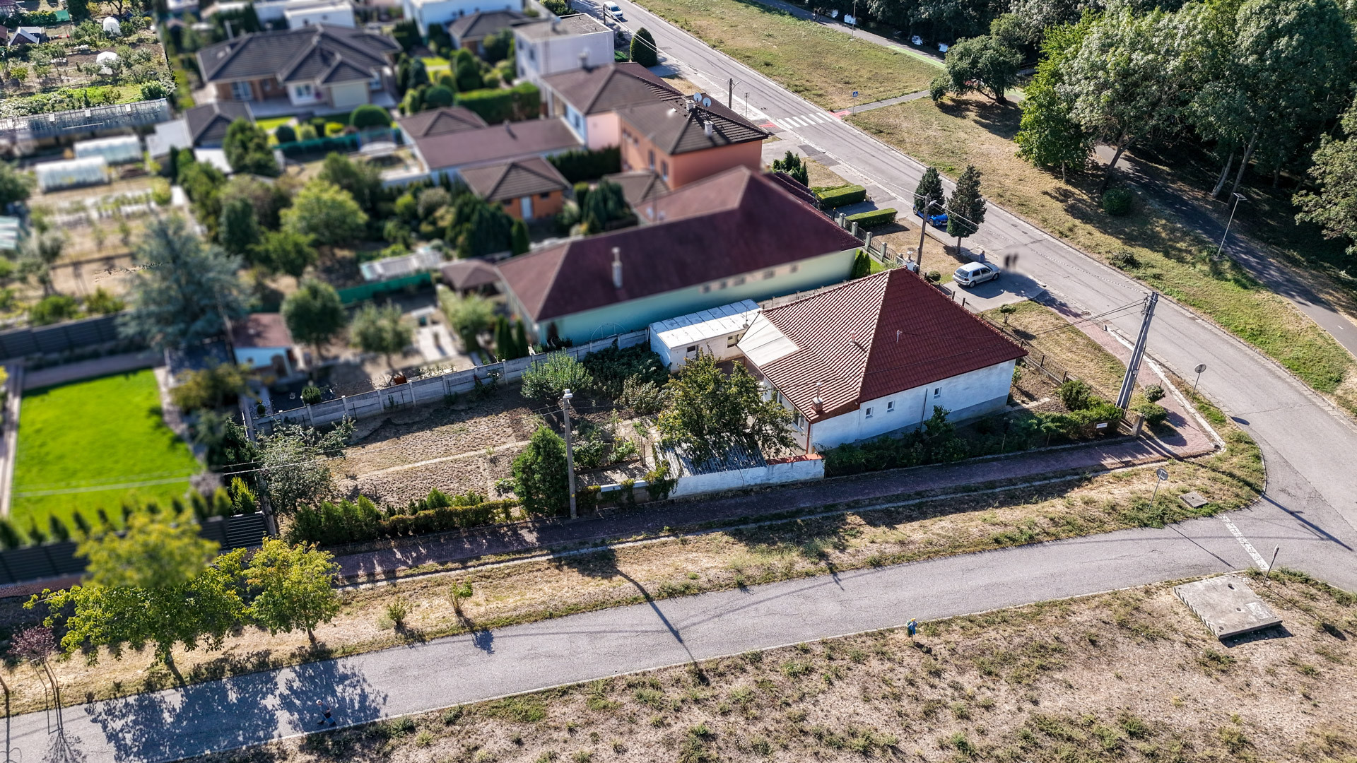 Rodinný dom s garážou, ideálnym pozemkom a potenciálom podkrovia